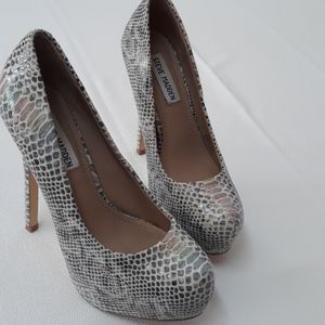 Steve Madden/Nala/ Rainbow/Snakeskin Print Pumps
